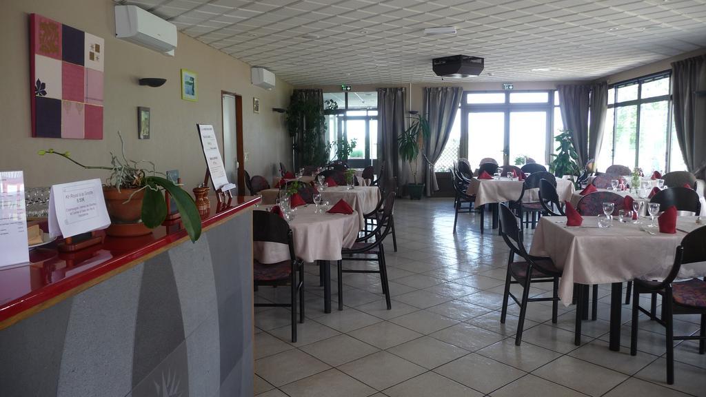 Hotel Logis La Rose Des Vents Volvic Exteriér fotografie