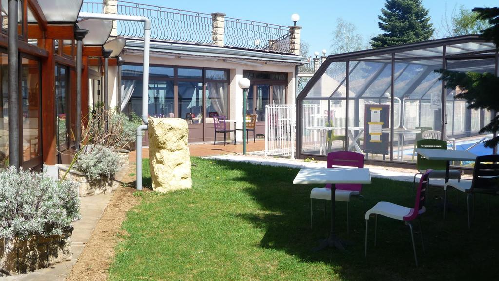 Hotel Logis La Rose Des Vents Volvic Exteriér fotografie