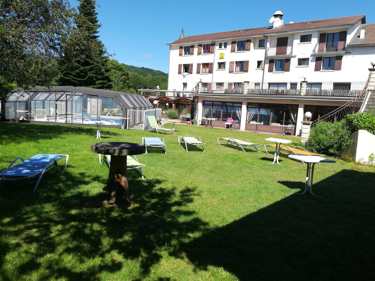 Hotel Logis La Rose Des Vents Volvic Exteriér fotografie
