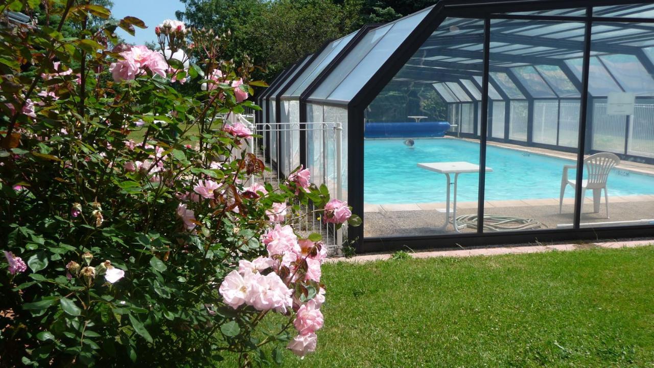 Hotel Logis La Rose Des Vents Volvic Exteriér fotografie